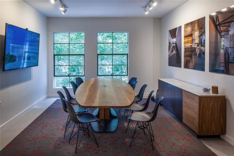 Immobilier commercial à louer à Tampa, Floride: 1478.82 m2 № 1334249 - photo 4