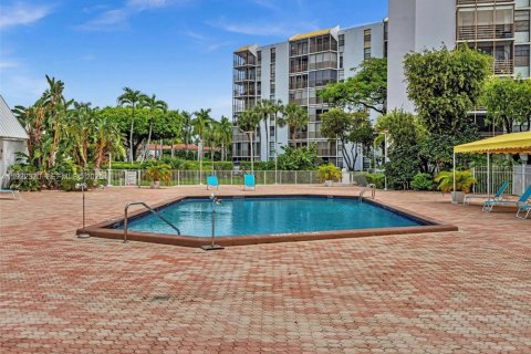 Снять в аренду кондоминиум в Авентура, Флорида 2 спальни, 100.61м2, № 1990861 - фото 11