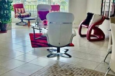 Condo in Sunrise, Florida, 2 bedrooms № 2083684 - photo 4