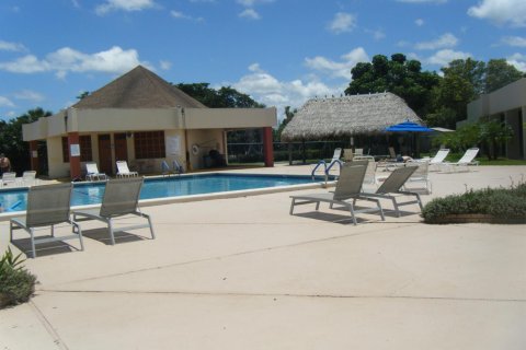 Condo in Sunrise, Florida, 2 bedrooms № 2083684 - photo 21