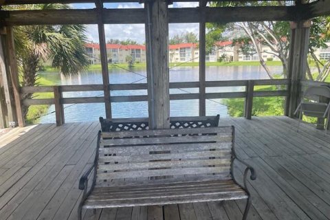 Condo in Sunrise, Florida, 2 bedrooms № 2083684 - photo 17