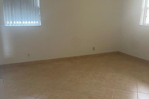 Condo in Sunrise, Florida, 2 bedrooms № 2083684 - photo 6