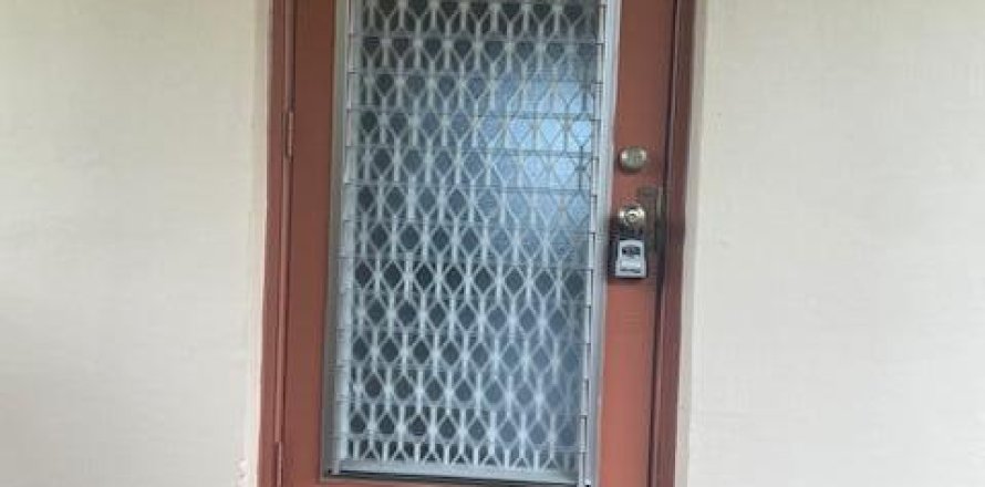 Condo in Sunrise, Florida, 2 bedrooms № 2083684