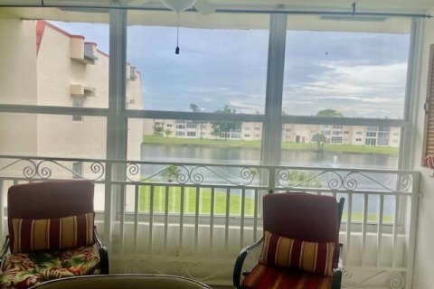 Condo in Sunrise, Florida, 2 bedrooms № 2083684 - photo 12