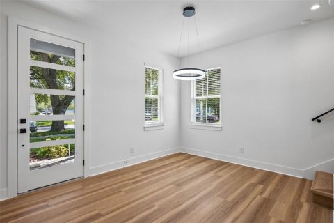 Adosado en venta en Orlando, Florida, 3 dormitorios, 162.67 m2 № 2315105 - foto 3