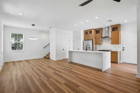 Adosado en venta en Orlando, Florida, 3 dormitorios, 162.67 m2 № 2315105 - foto 7