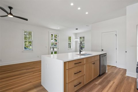 Adosado en venta en Orlando, Florida, 3 dormitorios, 162.67 m2 № 2315105 - foto 9