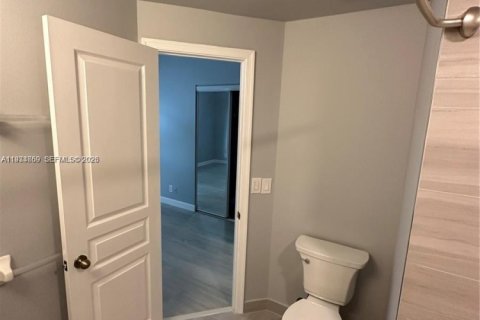 Adosado en alquiler en Weston, Florida, 2 dormitorios, 91.97 m2 № 1995695 - foto 11