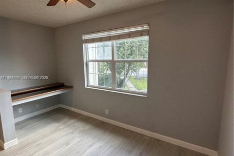 Adosado en alquiler en Weston, Florida, 2 dormitorios, 91.97 m2 № 1995695 - foto 4