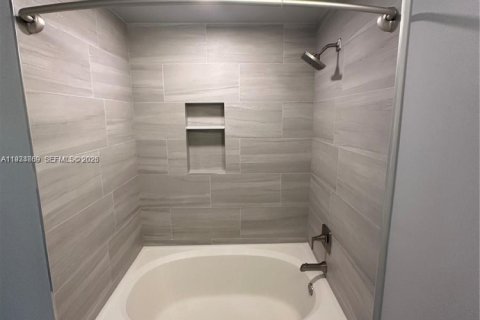 Adosado en alquiler en Weston, Florida, 2 dormitorios, 91.97 m2 № 1995695 - foto 9