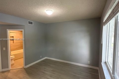 Adosado en alquiler en Weston, Florida, 2 dormitorios, 91.97 m2 № 1995695 - foto 5