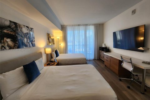 Condo in Hallandale Beach, Florida, 2 bedrooms  № 1696641 - photo 22