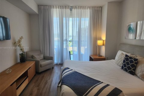 Condo in Hallandale Beach, Florida, 2 bedrooms  № 1696641 - photo 16