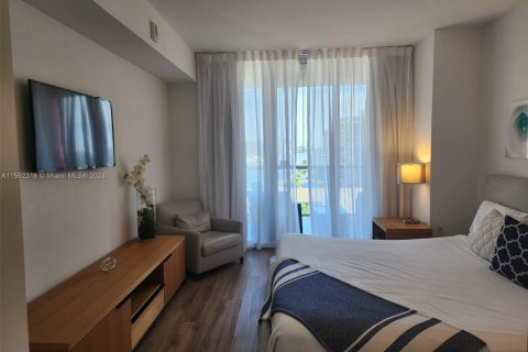 Condo in Hallandale Beach, Florida, 2 bedrooms  № 1696641 - photo 15