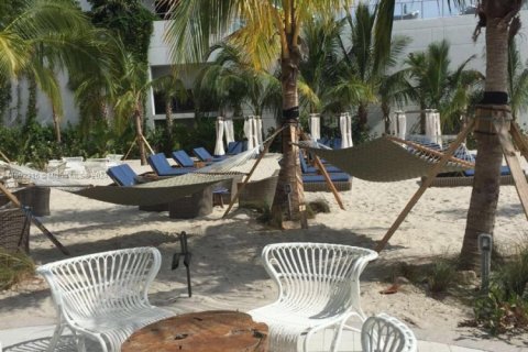 Condo in Hallandale Beach, Florida, 2 bedrooms  № 1696641 - photo 10