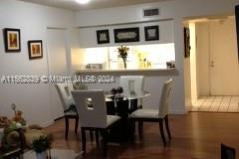 Condominio en venta en Doral, Florida, 2 dormitorios, 92.16 m2 № 1812184 - foto 3