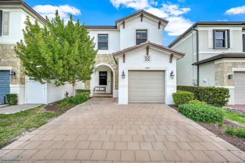 Casa en venta en Hialeah, Florida, 4 dormitorios, 184.88 m2 № 1700824 - foto 1