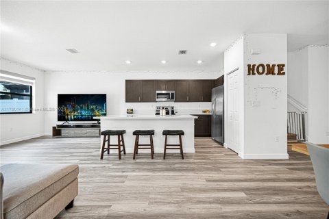 Casa en venta en Hialeah, Florida, 4 dormitorios, 184.88 m2 № 1700824 - foto 10