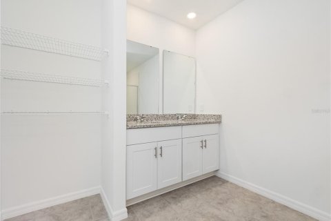 House in Davenport, Florida 3 bedrooms, 157.93 sq.m. № 2150561 - photo 15