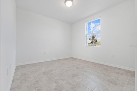 House in Davenport, Florida 3 bedrooms, 157.93 sq.m. № 2150561 - photo 6