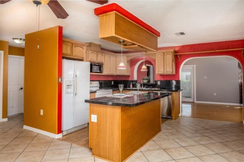 House in Port Richey, Florida 3 bedrooms, 139.54 sq.m. № 1613293 - photo 6