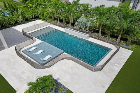 House in Boca Raton, Florida 5 bedrooms, 573.67 sq.m. № 2008878 - photo 6