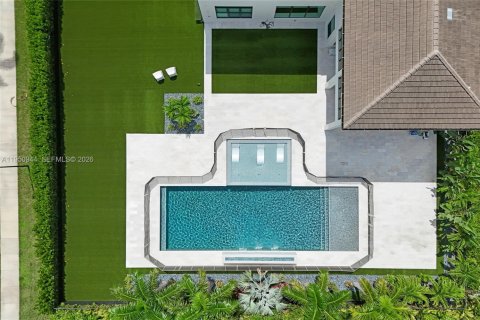 House in Boca Raton, Florida 5 bedrooms, 573.67 sq.m. № 2008878 - photo 7