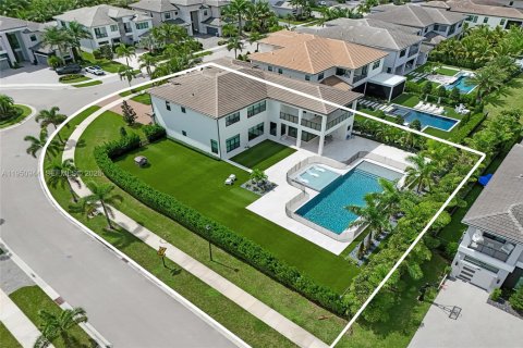 House in Boca Raton, Florida 5 bedrooms, 573.67 sq.m. № 2008878 - photo 5