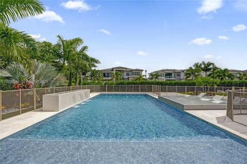 House in Boca Raton, Florida 5 bedrooms, 573.67 sq.m. № 2008878 - photo 11