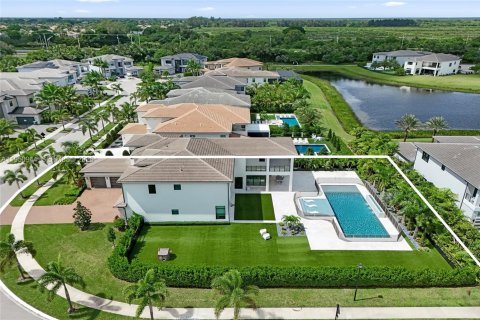 House in Boca Raton, Florida 5 bedrooms, 573.67 sq.m. № 2008878 - photo 4