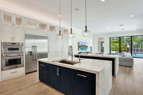 House in Boca Raton, Florida 5 bedrooms, 573.67 sq.m. № 2008878 - photo 23