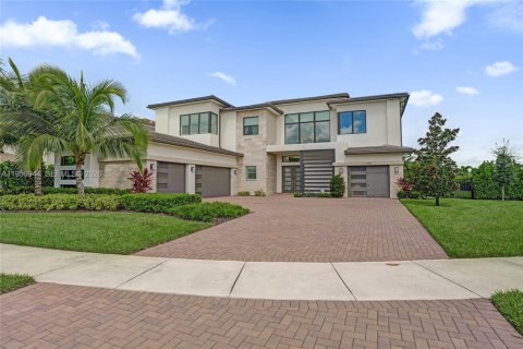 House in Boca Raton, Florida 5 bedrooms, 573.67 sq.m. № 2008878 - photo 2