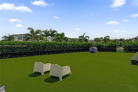 House in Boca Raton, Florida 5 bedrooms, 573.67 sq.m. № 2008878 - photo 9