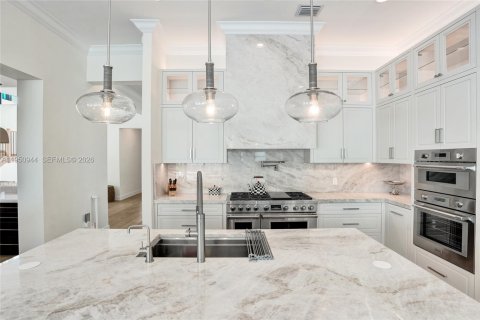 House in Boca Raton, Florida 5 bedrooms, 573.67 sq.m. № 2008878 - photo 28