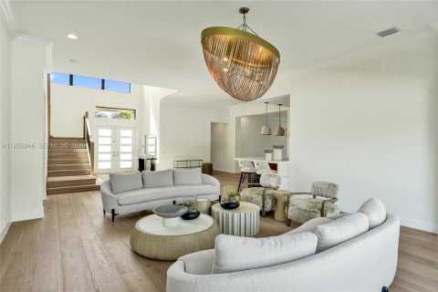 House in Boca Raton, Florida 5 bedrooms, 573.67 sq.m. № 2008878 - photo 16