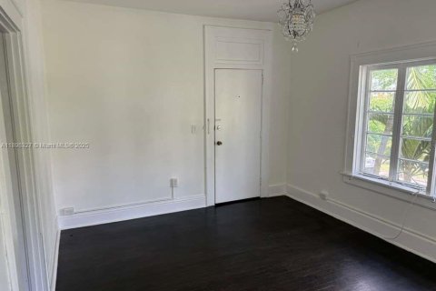 Снять в аренду кондоминиум в Корал-Гейблс, Флорида 32.61м2, № 1949479 - фото 8