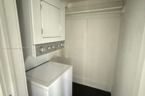 Снять в аренду кондоминиум в Корал-Гейблс, Флорида 32.61м2, № 1949479 - фото 12