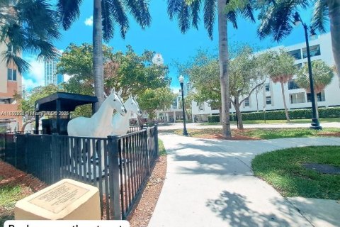Снять в аренду кондоминиум в Санни-Айлс-Бич, Флорида 2 спальни, 70.05м2, № 1893256 - фото 14