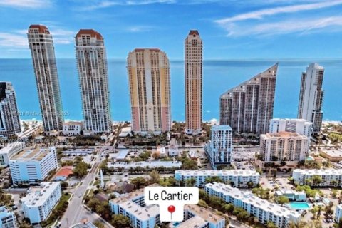 Снять в аренду кондоминиум в Санни-Айлс-Бич, Флорида 2 спальни, 70.05м2, № 1893256 - фото 1