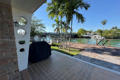 Condominio en venta en Miami Beach, Florida, 1 dormitorio, 65.96 m2 № 1985385 - foto 8