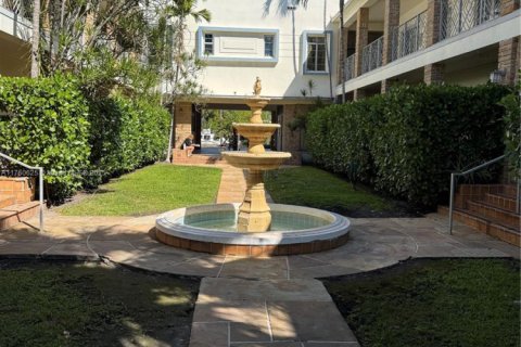 Condominio en venta en Miami Beach, Florida, 1 dormitorio, 65.96 m2 № 1985385 - foto 2