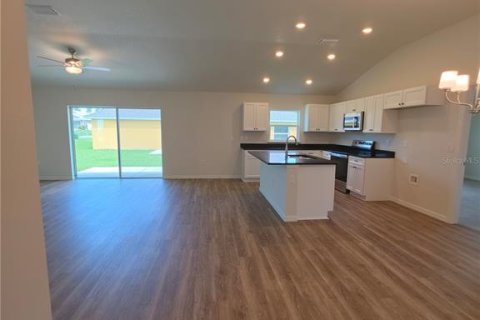 Villa ou maison à vendre à Citrus Springs, Floride: 4 chambres, 160.63 m2 № 2312259 - photo 3