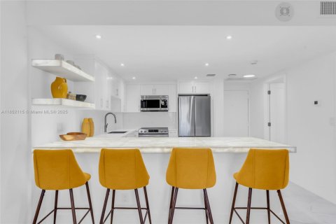 Copropriété à louer à Miami, Floride: 1 chambre, 76.92 m2 № 1871318 - photo 4