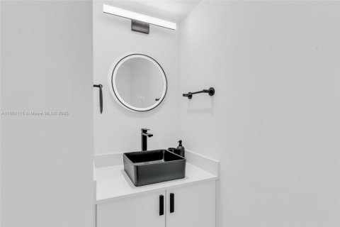Copropriété à louer à Miami, Floride: 1 chambre, 76.92 m2 № 1871318 - photo 16