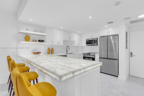 Copropriété à louer à Miami, Floride: 1 chambre, 76.92 m2 № 1871318 - photo 5