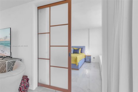 Copropriété à louer à Miami, Floride: 1 chambre, 76.92 m2 № 1871318 - photo 9