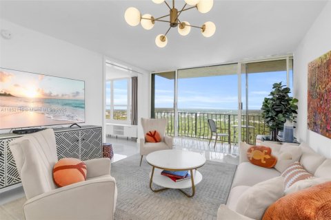 Copropriété à louer à Miami, Floride: 1 chambre, 76.92 m2 № 1871318 - photo 1