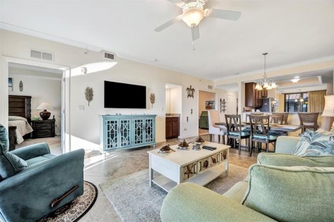Condo in Bradenton, Florida, 2 bedrooms in LAKEWOOD NATIONAL  № 1562316 - photo 27