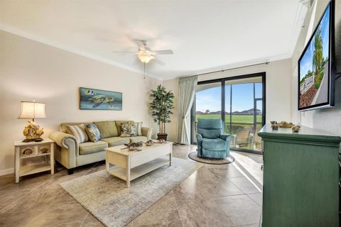 Condo in Bradenton, Florida, 2 bedrooms in LAKEWOOD NATIONAL  № 1562316 - photo 25