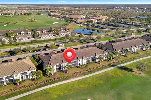 Condo in Bradenton, Florida, 2 bedrooms in LAKEWOOD NATIONAL  № 1562316 - photo 3